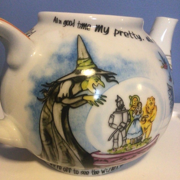 Wizard of Oz Paul Cardew Design 6 cup Collector’s Teapot with Toto Teapot Lid - Picture 12 of 15